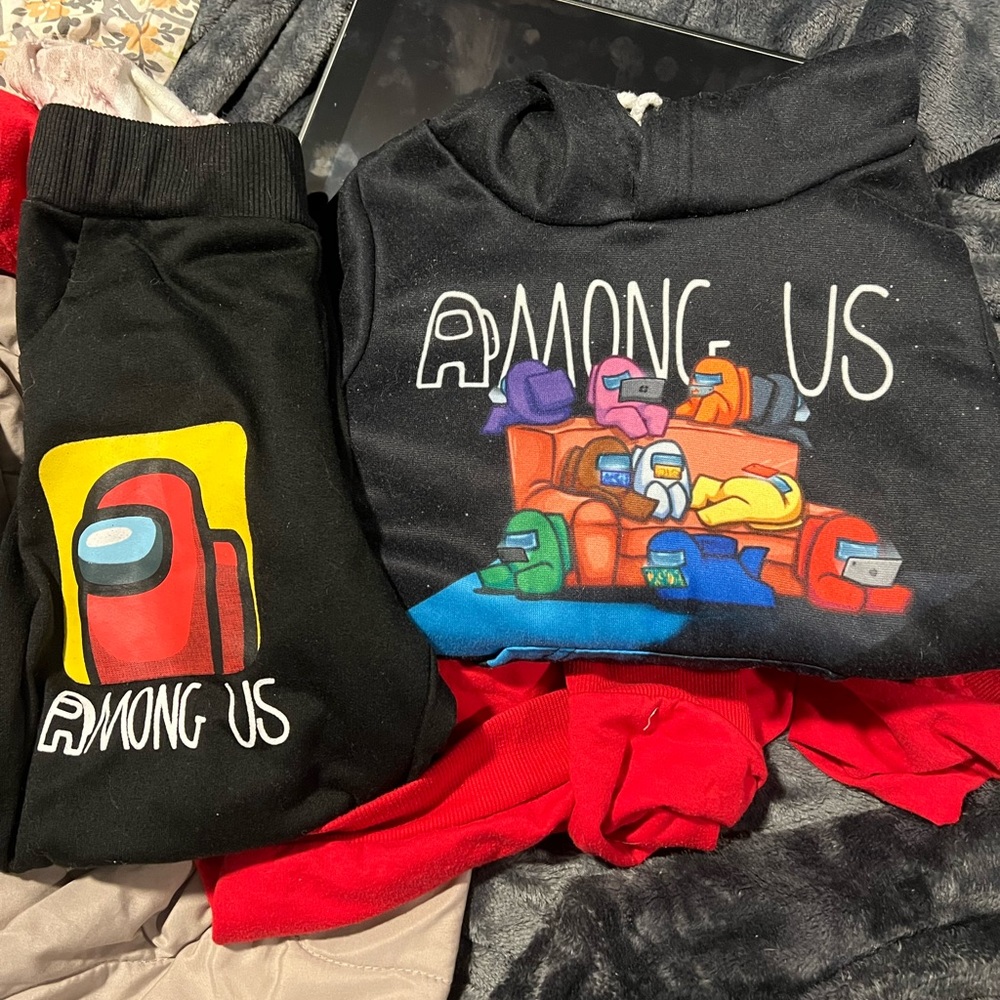Among Us 2 piece sweat suit